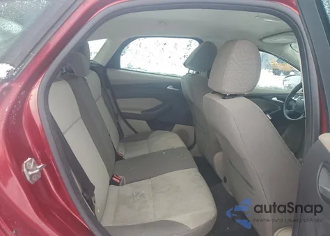 2014 Ford Focus Se z USA, uszkodzony, nr VIN 1FADP3K23EL327002